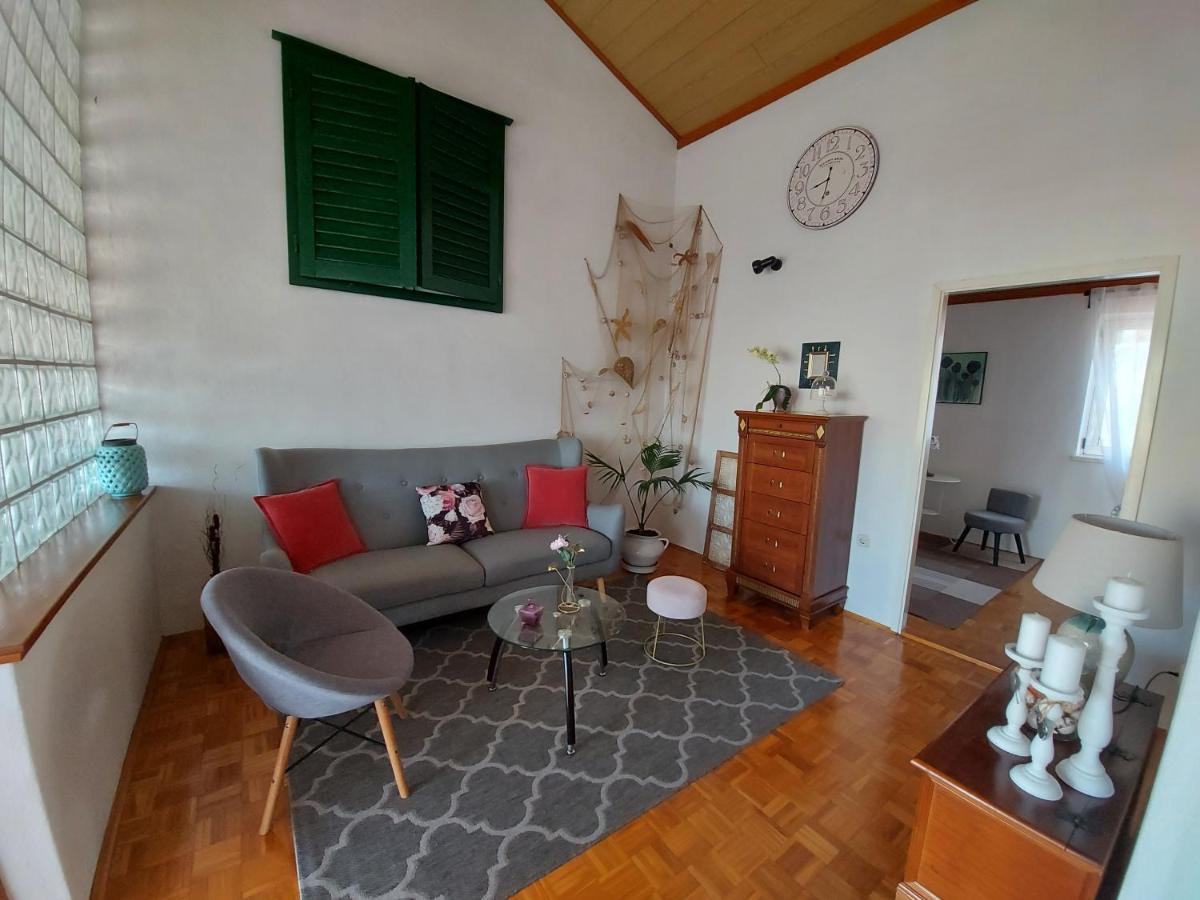 Apartments And Rooms Villa Dona Makarska Ngoại thất bức ảnh