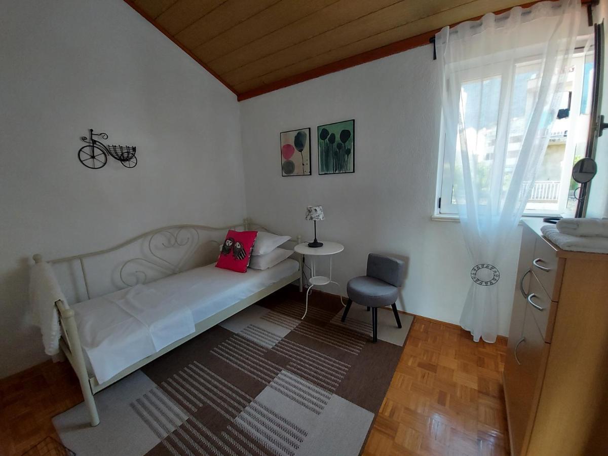 Apartments And Rooms Villa Dona Makarska Ngoại thất bức ảnh