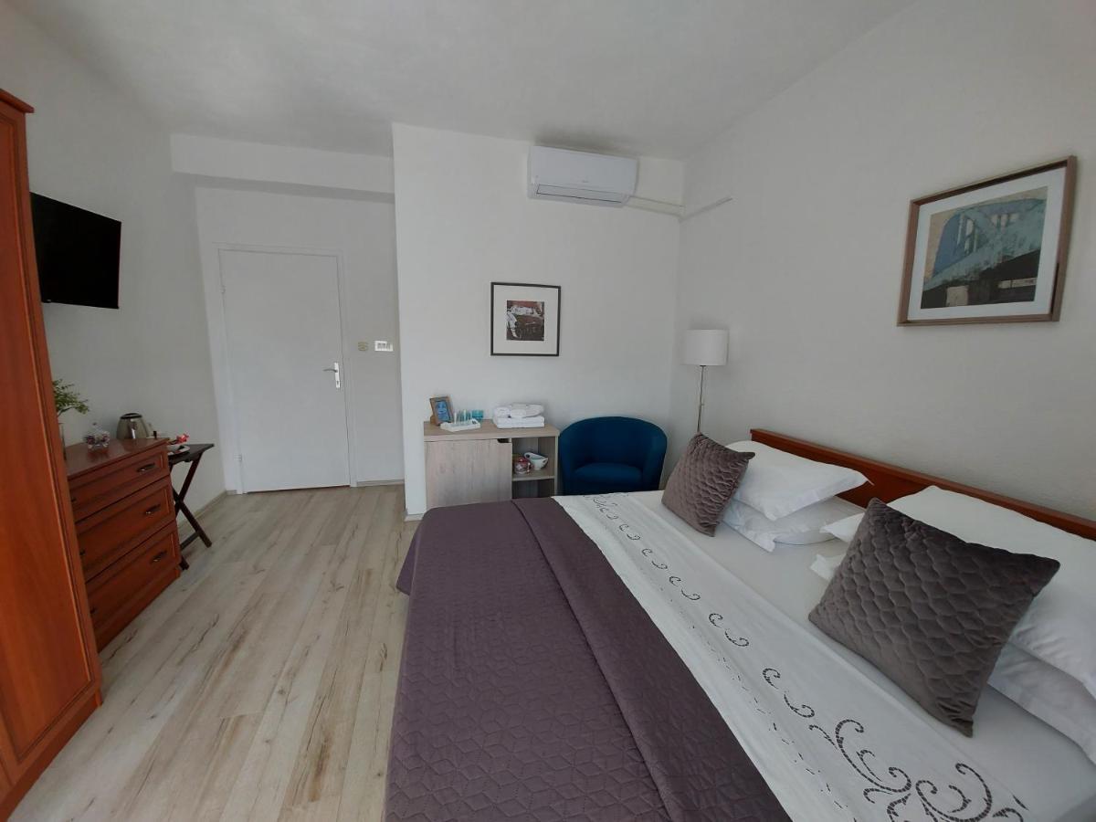 Apartments And Rooms Villa Dona Makarska Ngoại thất bức ảnh