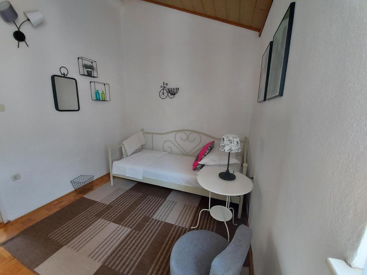 Apartments And Rooms Villa Dona Makarska Ngoại thất bức ảnh