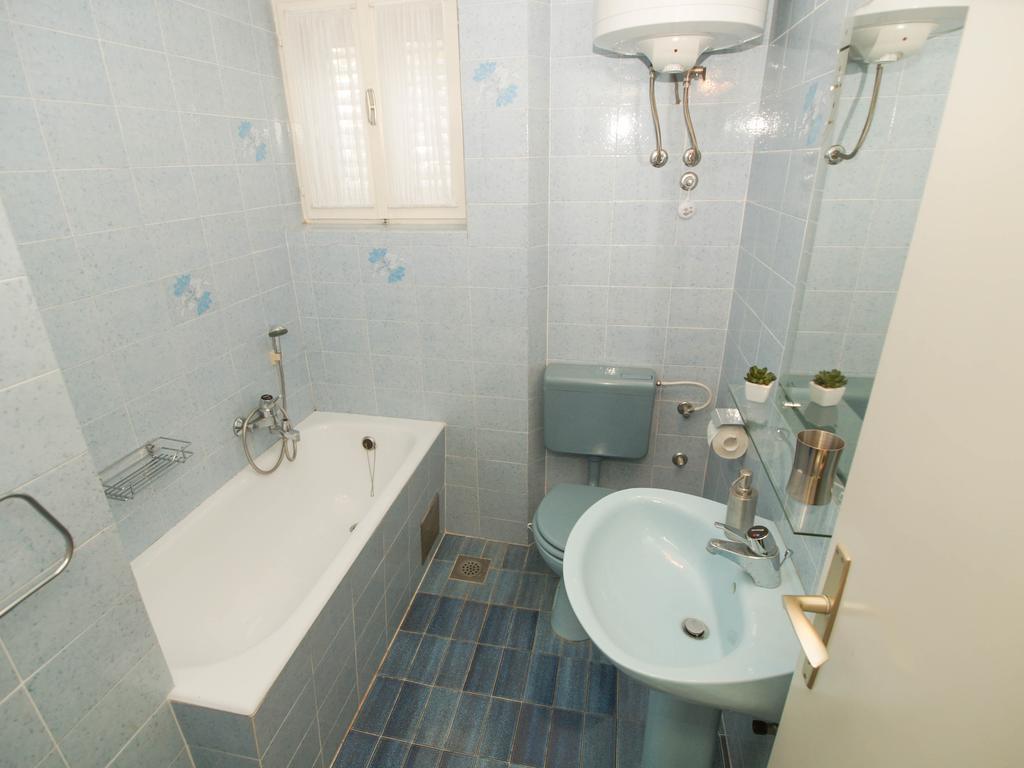 Apartments And Rooms Villa Dona Makarska Ngoại thất bức ảnh