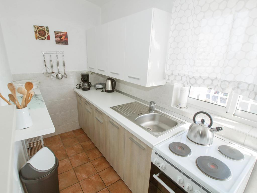 Apartments And Rooms Villa Dona Makarska Ngoại thất bức ảnh