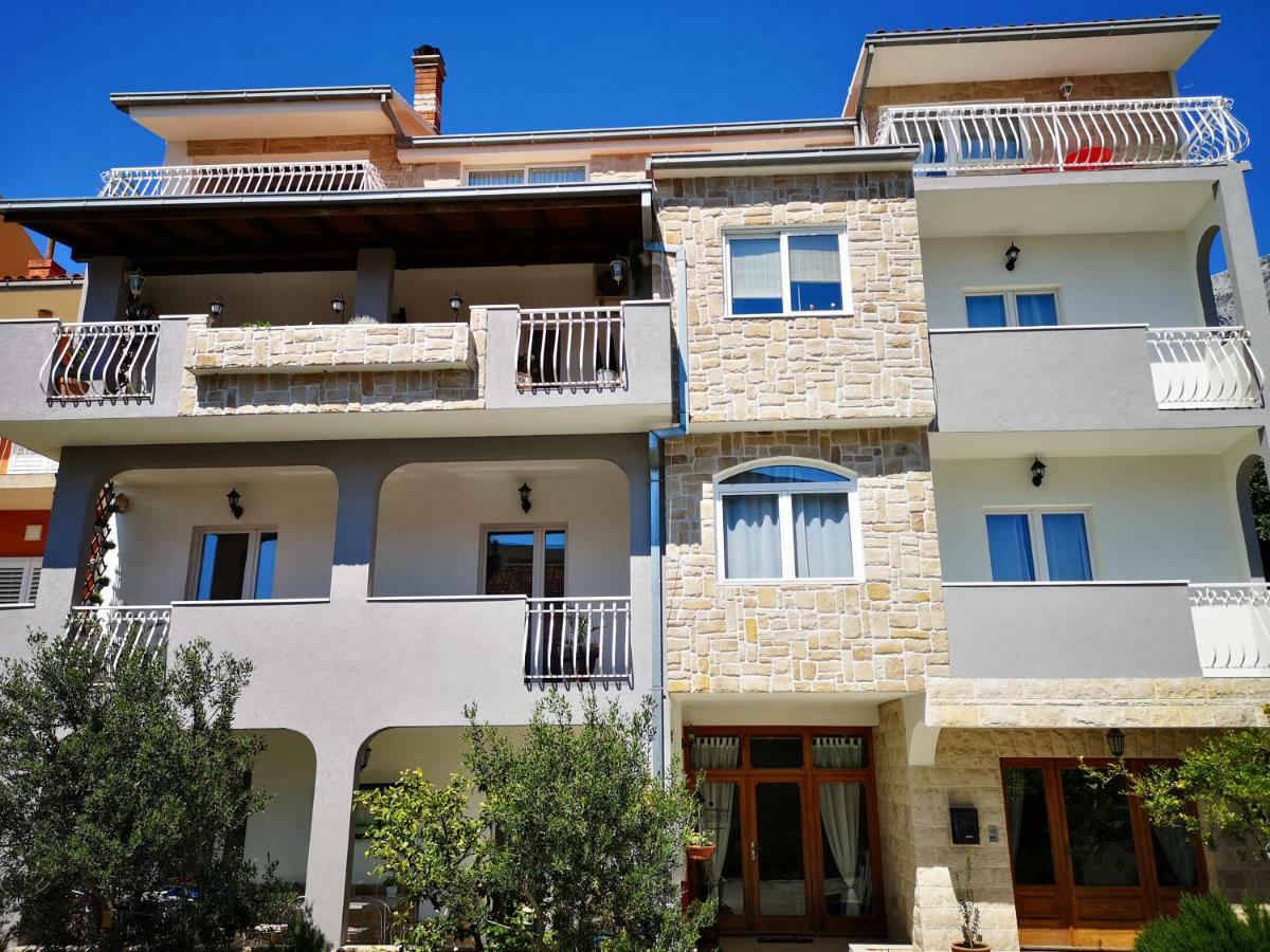 Apartments And Rooms Villa Dona Makarska Ngoại thất bức ảnh