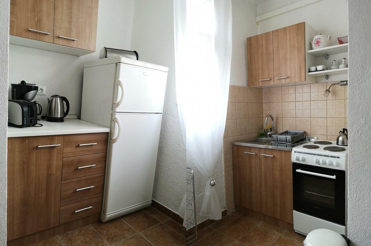Apartments And Rooms Villa Dona Makarska Ngoại thất bức ảnh