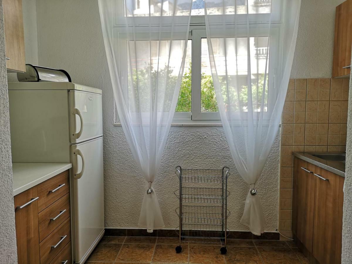 Apartments And Rooms Villa Dona Makarska Ngoại thất bức ảnh