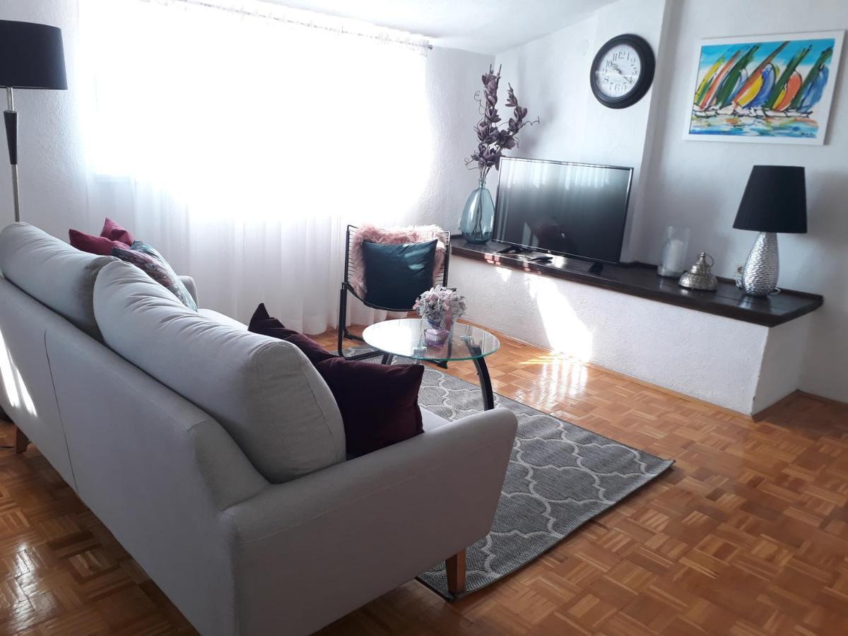Apartments And Rooms Villa Dona Makarska Ngoại thất bức ảnh