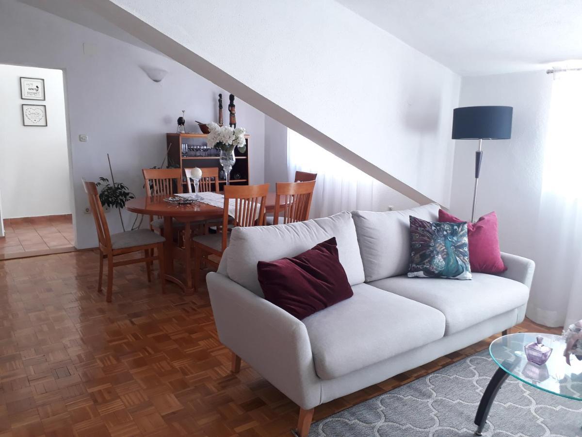 Apartments And Rooms Villa Dona Makarska Ngoại thất bức ảnh