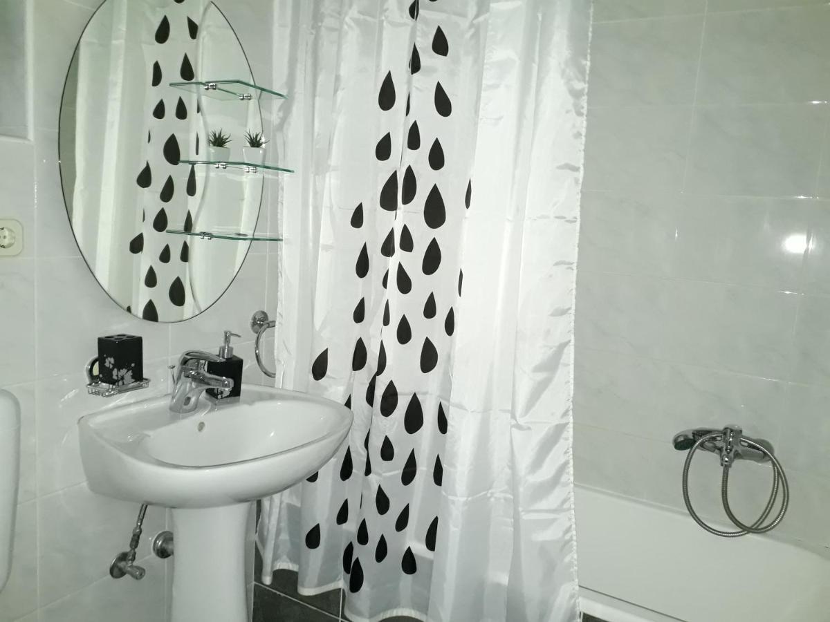 Apartments And Rooms Villa Dona Makarska Ngoại thất bức ảnh